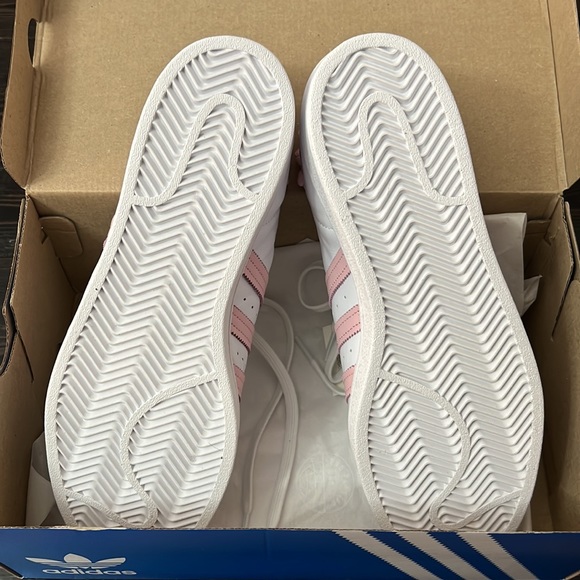 Wome’s Adidas Superstar - White & Pink - Picture 8 of 9